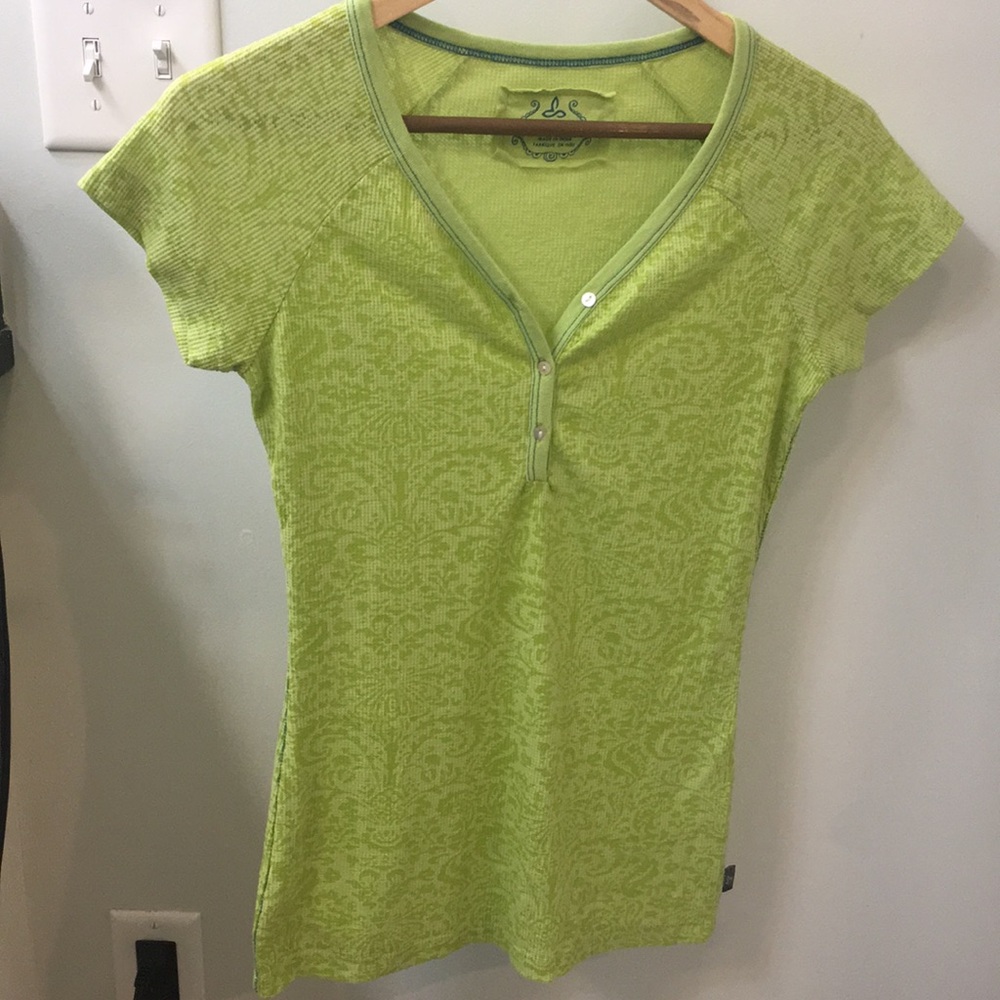 Short sleeve waffle tee with buttons